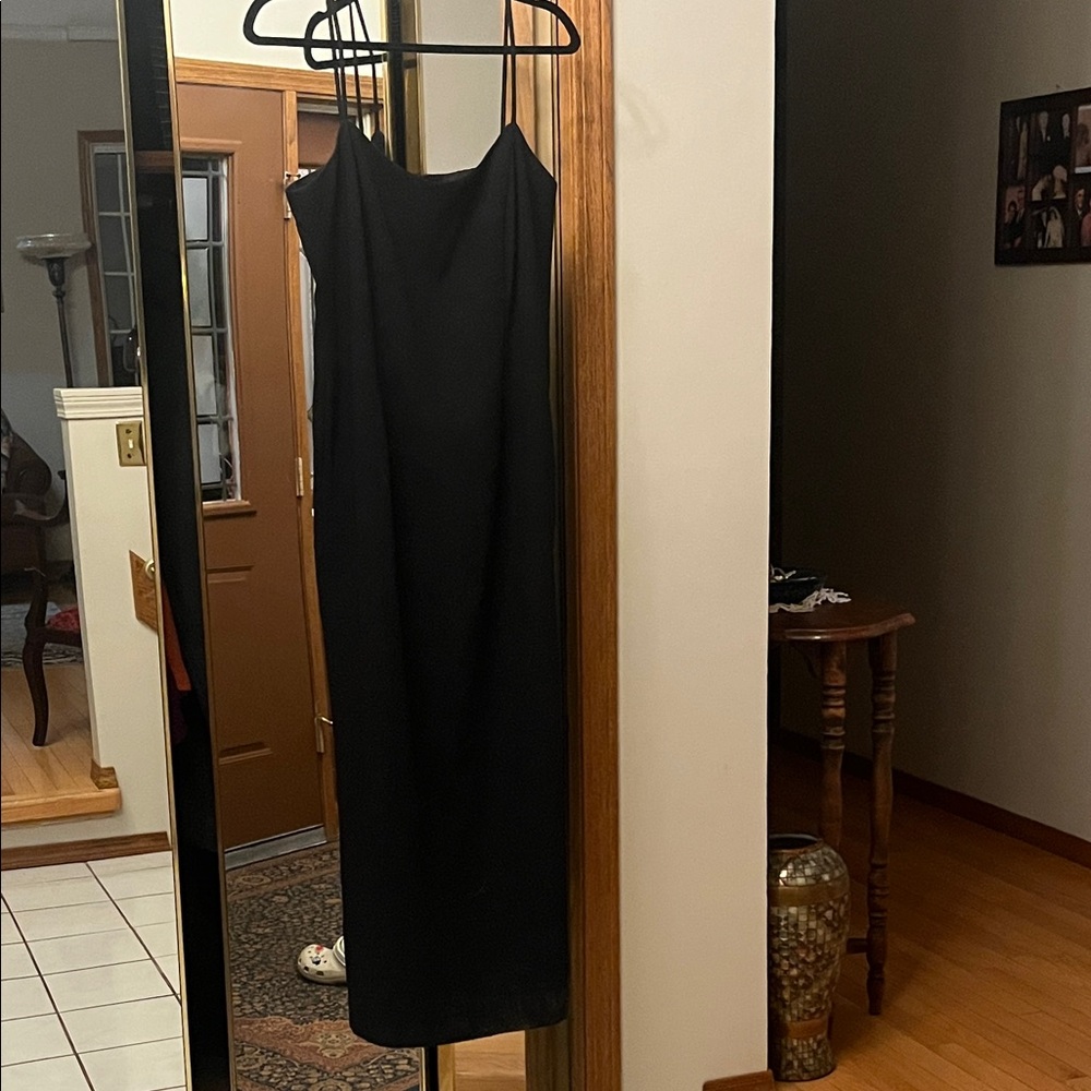 Elegant Black Sleeveless Dress